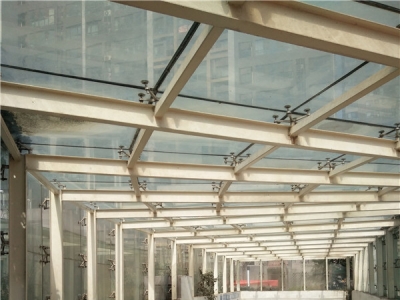 地下車庫出入口 地下車庫出入口